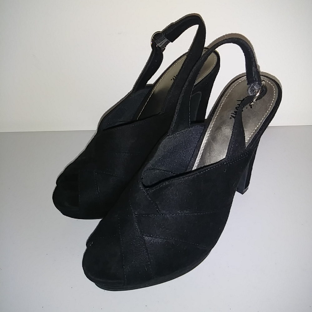 Fioni Peep Toe Suede Platform Heels Sz 6 Like New